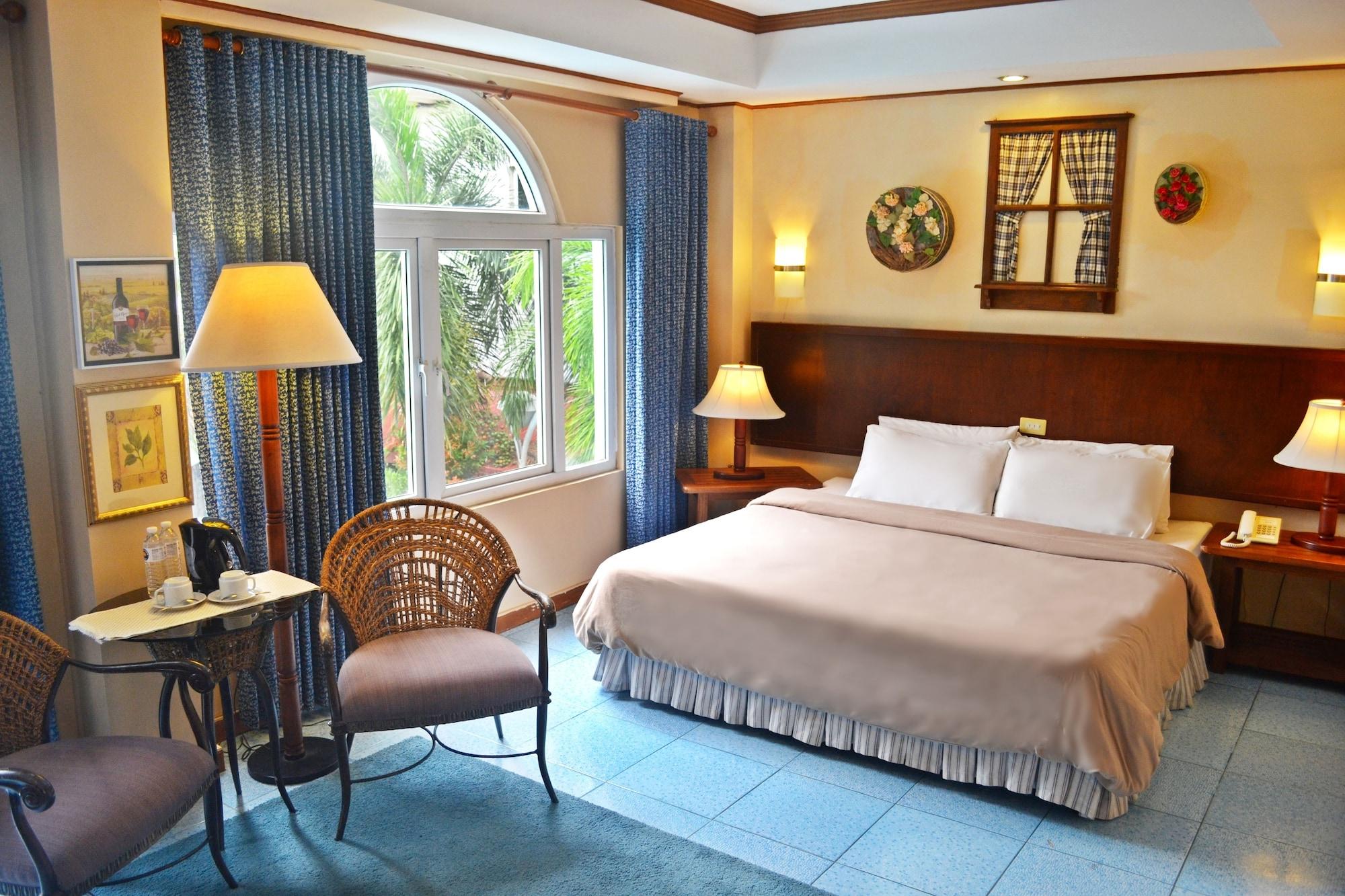 The Shoreline Subic Hotel Olongapo Exterior foto